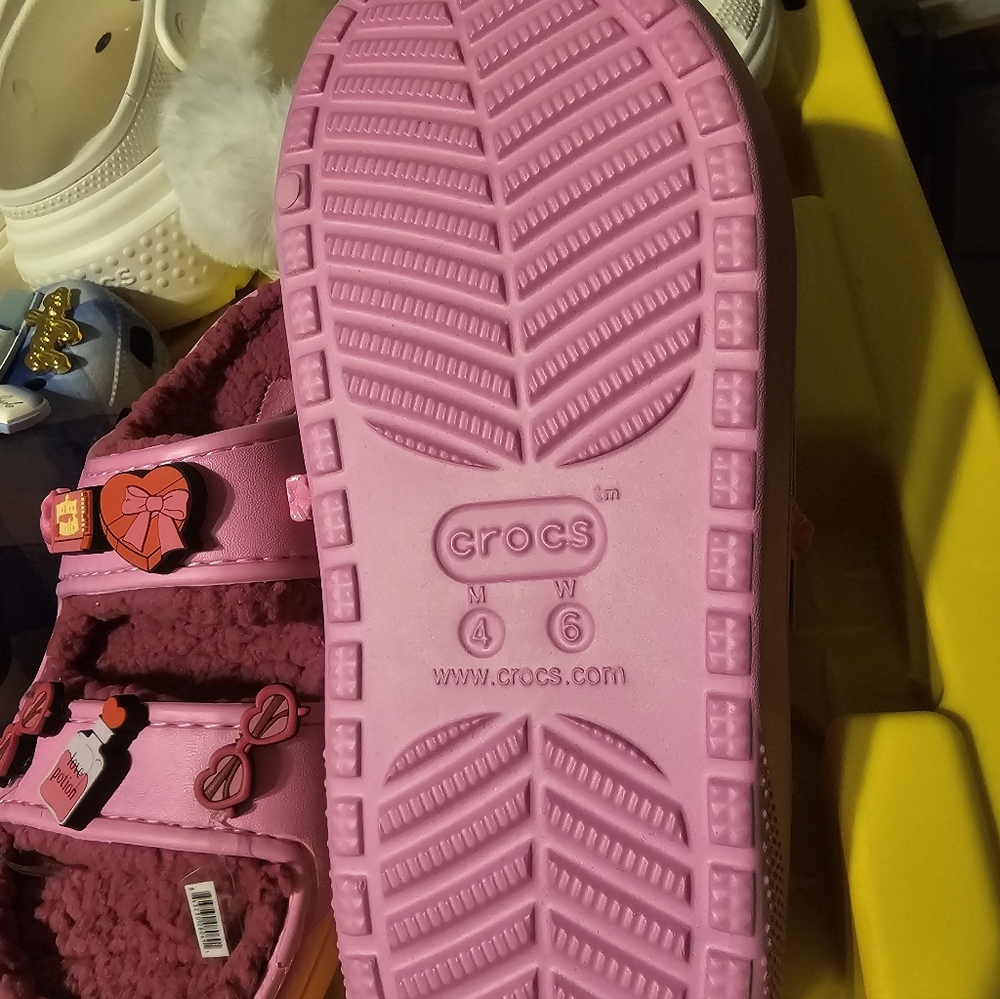 💕Cozy Comfort Crocs Classic Lined Clog in Rose Taffy (W6/M4)🌸 - Picture 8 of 10